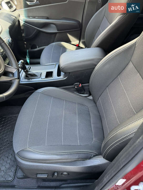 Внедорожник / Кроссовер Kia Sorento 2016 в Черкассах