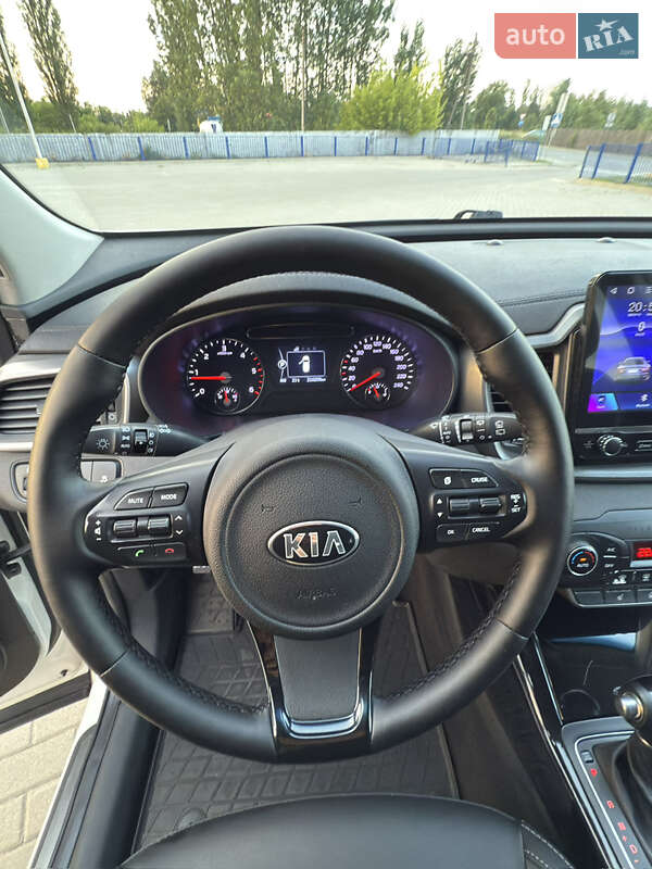 Позашляховик / Кросовер Kia Sorento 2015 в Луцьку