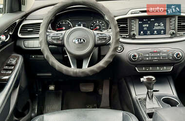 Позашляховик / Кросовер Kia Sorento 2016 в 