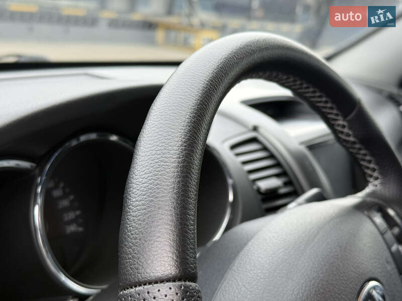 Внедорожник / Кроссовер Kia Sorento 2011 в Ровно