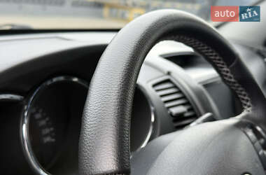 Внедорожник / Кроссовер Kia Sorento 2011 в 