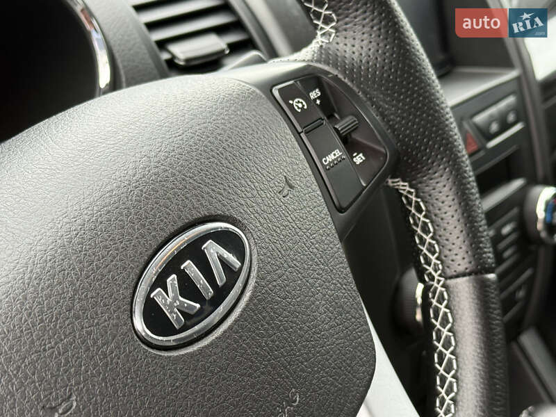 Внедорожник / Кроссовер Kia Sorento 2011 в Ровно
