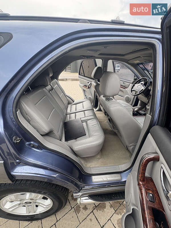 Внедорожник / Кроссовер Kia Sorento 2004 в Дрогобыче