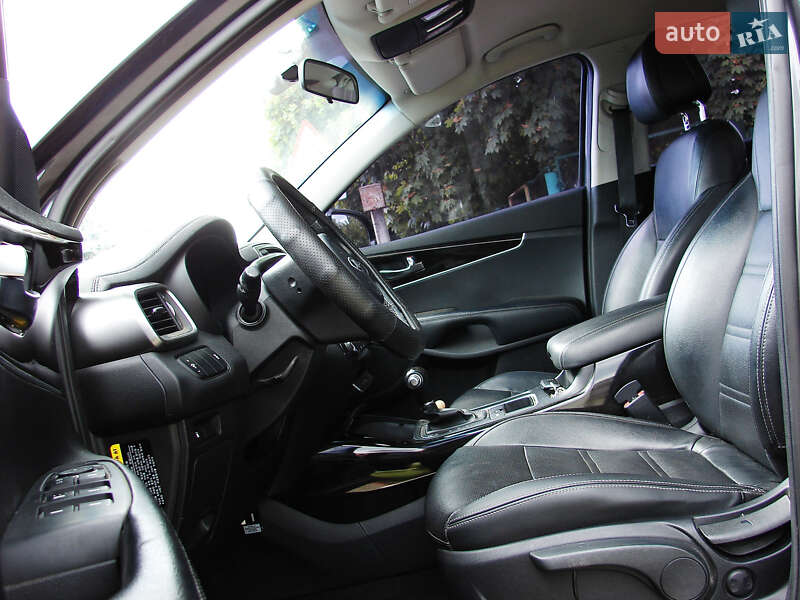 Внедорожник / Кроссовер Kia Sorento 2015 в Одессе