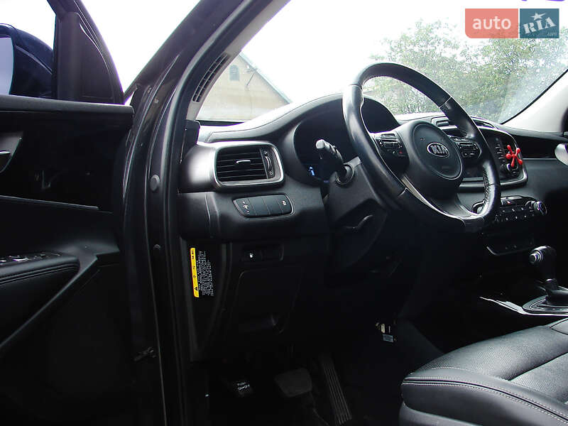Внедорожник / Кроссовер Kia Sorento 2015 в Одессе
