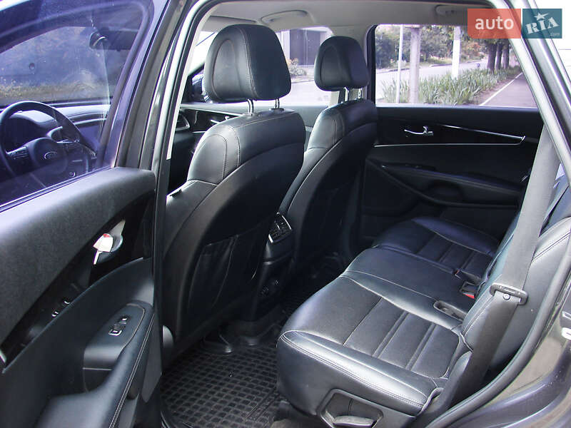 Внедорожник / Кроссовер Kia Sorento 2015 в Одессе