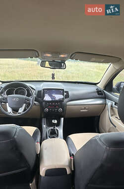 Внедорожник / Кроссовер Kia Sorento 2009 в 