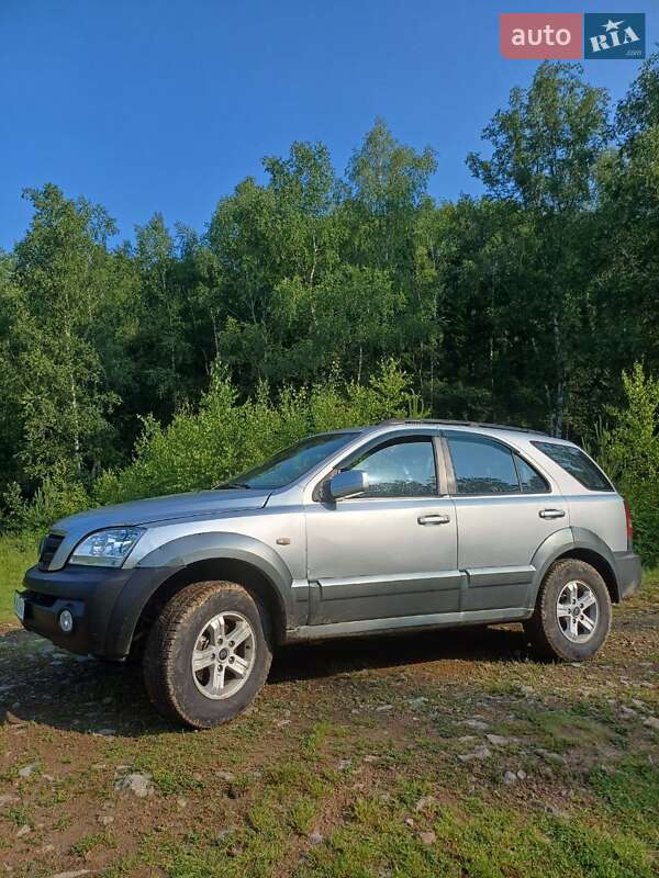Внедорожник / Кроссовер Kia Sorento 2004 в Хусте