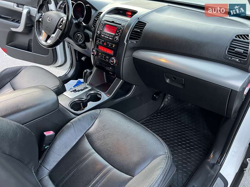 Внедорожник / Кроссовер Kia Sorento 2011 в Радивилове