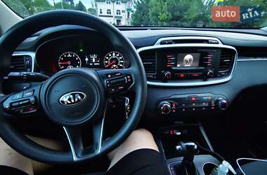 Позашляховик / Кросовер Kia Sorento 2015 в 