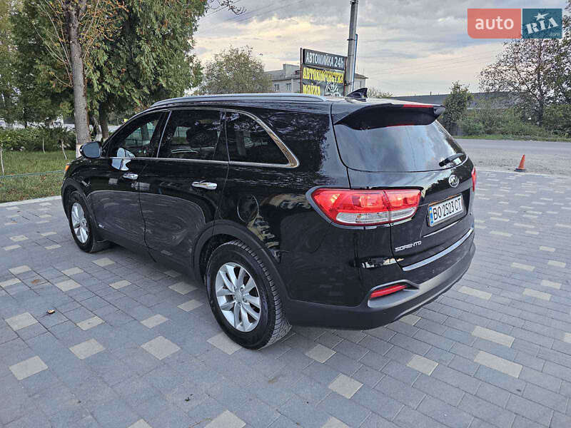 Внедорожник / Кроссовер Kia Sorento 2016 в Бучаче