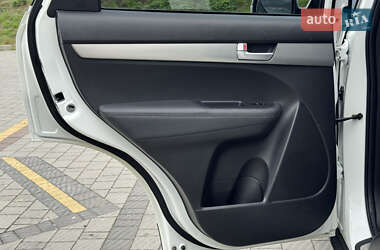 Внедорожник / Кроссовер Kia Sorento 2011 в 