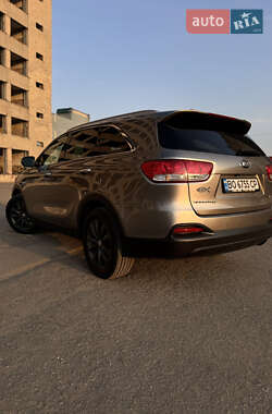 Позашляховик / Кросовер Kia Sorento 2017 в 