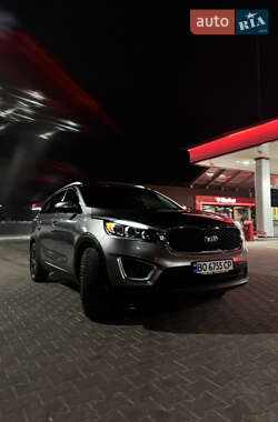 Позашляховик / Кросовер Kia Sorento 2017 в 