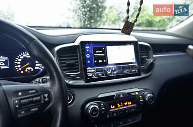 Внедорожник / Кроссовер Kia Sorento 2015 в 