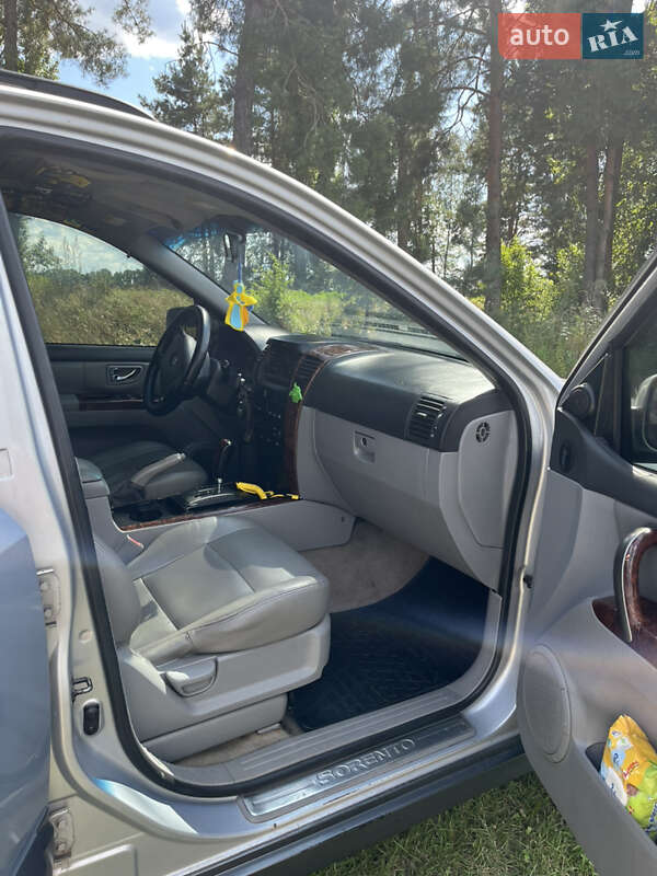Внедорожник / Кроссовер Kia Sorento 2004 в Запорожье