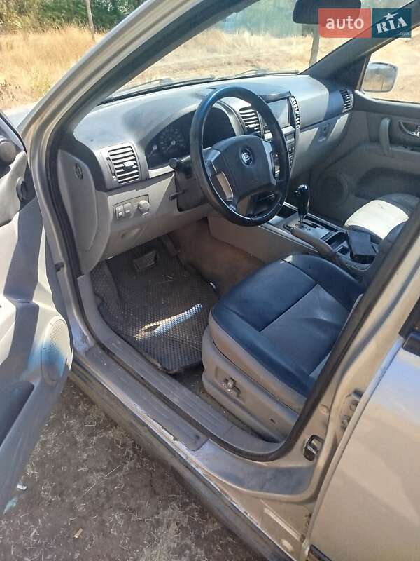 Внедорожник / Кроссовер Kia Sorento 2004 в Очакове