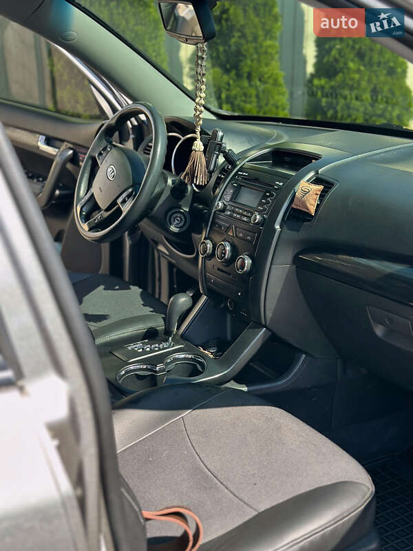 Позашляховик / Кросовер Kia Sorento 2011 в Одесі