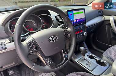 Внедорожник / Кроссовер Kia Sorento 2012 в 