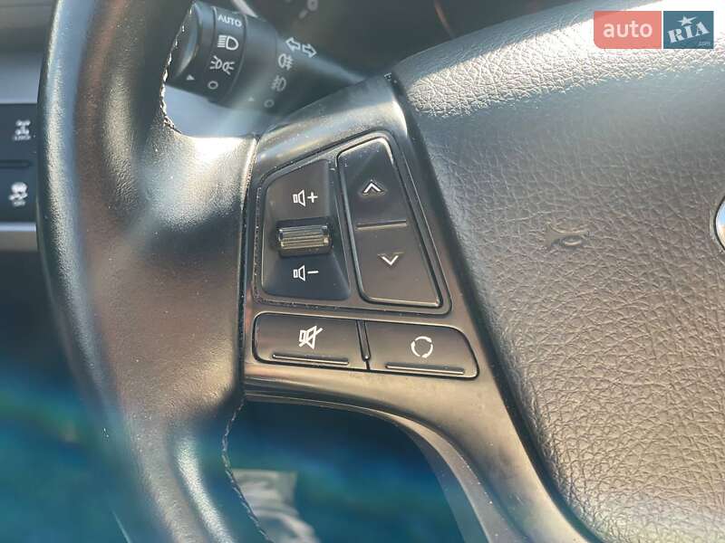 Внедорожник / Кроссовер Kia Sorento 2012 в Одессе