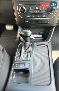 Внедорожник / Кроссовер Kia Sorento 2013 в 