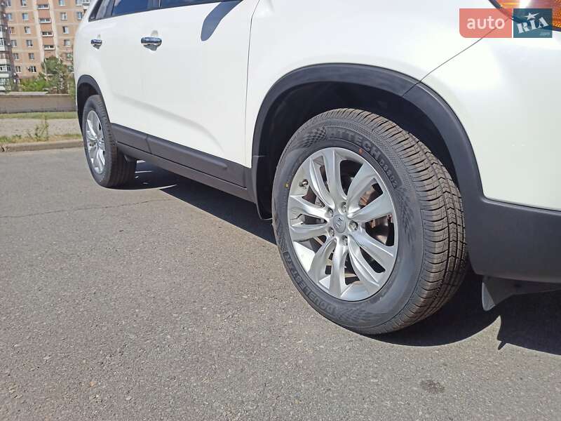 Позашляховик / Кросовер Kia Sorento 2012 в Запоріжжі