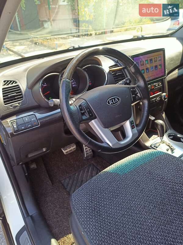 Позашляховик / Кросовер Kia Sorento 2012 в Запоріжжі