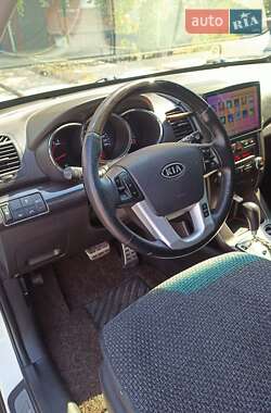 Внедорожник / Кроссовер Kia Sorento 2012 в 