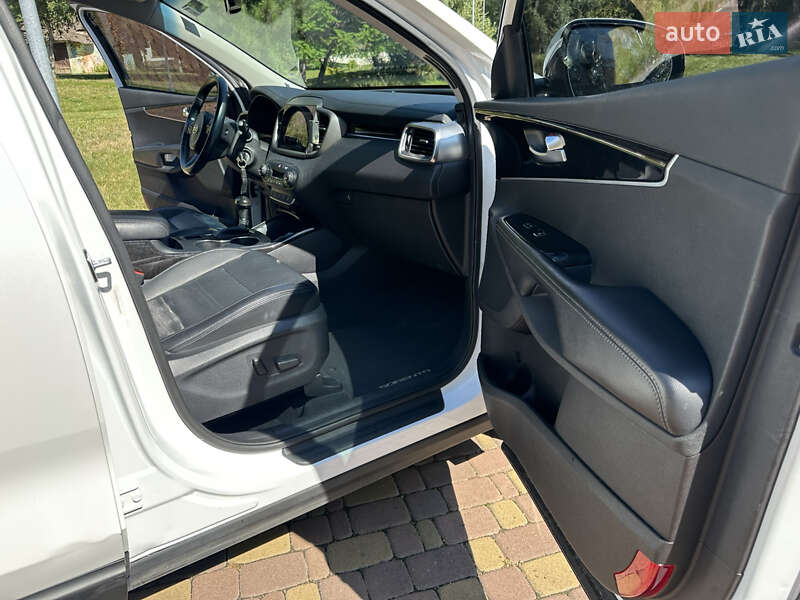 Позашляховик / Кросовер Kia Sorento 2015 в Харкові