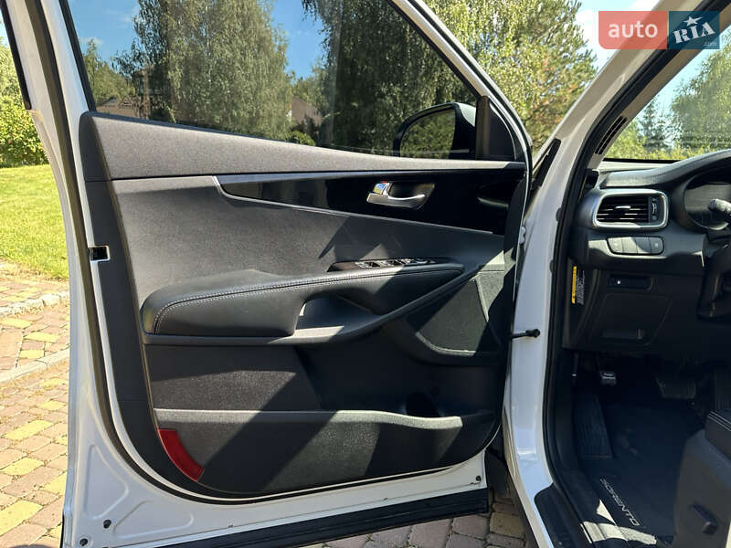 Позашляховик / Кросовер Kia Sorento 2015 в Харкові