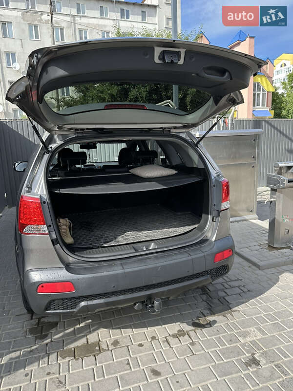 Внедорожник / Кроссовер Kia Sorento 2011 в Каменец-Подольском