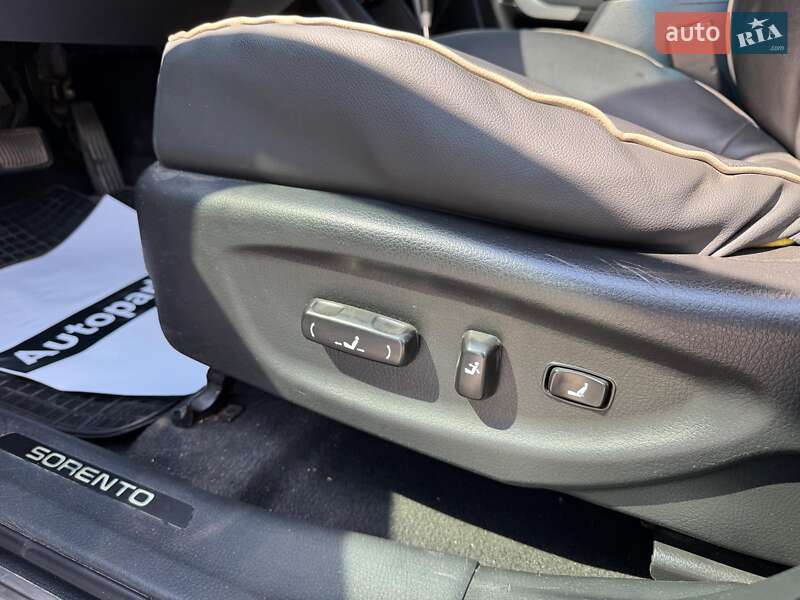Внедорожник / Кроссовер Kia Sorento 2010 в Запорожье