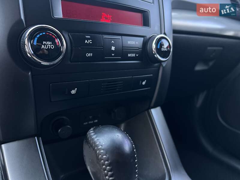 Позашляховик / Кросовер Kia Sorento 2011 в Києві