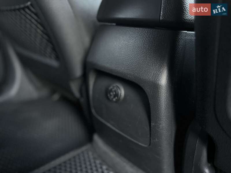 Позашляховик / Кросовер Kia Sorento 2011 в Києві