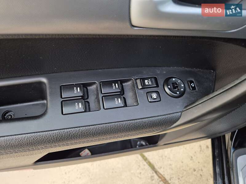 Позашляховик / Кросовер Kia Sorento 2014 в Стрию