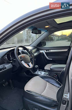 Внедорожник / Кроссовер Kia Sorento 2011 в 