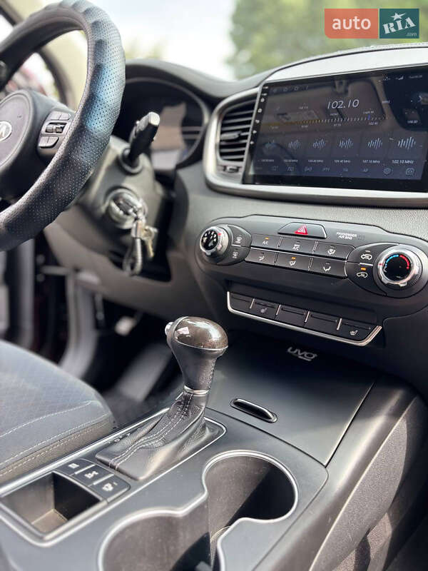 Внедорожник / Кроссовер Kia Sorento 2015 в Хмельницком фото 47 Внедорожник / Кроссовер Kia Sorento 2015 в Хмельницком