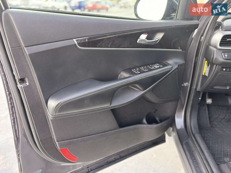 Позашляховик / Кросовер Kia Sorento 2016 в Києві