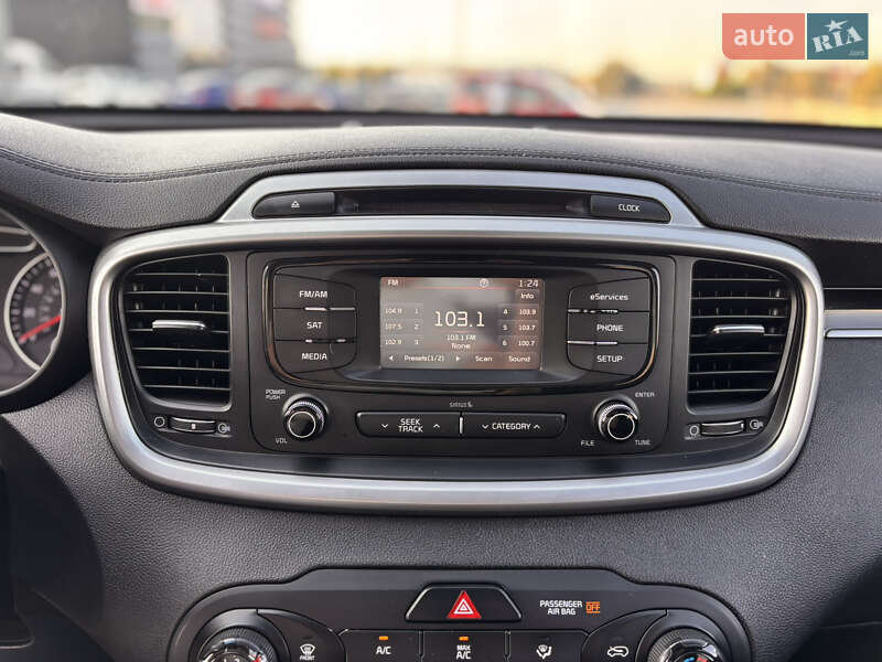 Позашляховик / Кросовер Kia Sorento 2016 в Києві