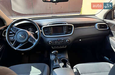 Внедорожник / Кроссовер Kia Sorento 2016 в 
