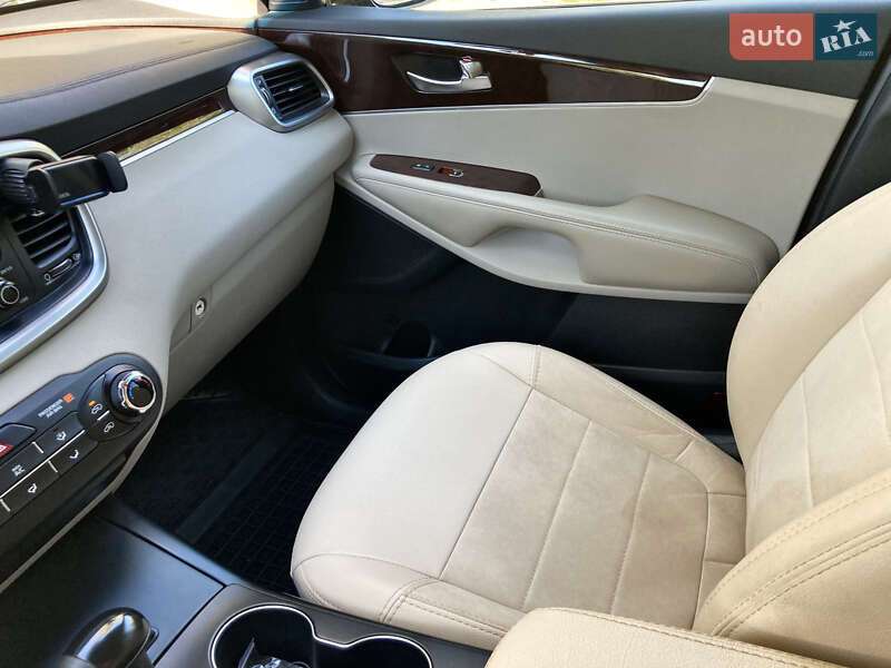 Внедорожник / Кроссовер Kia Sorento 2016 в Харькове