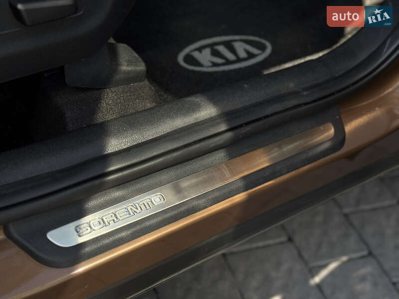 Внедорожник / Кроссовер Kia Sorento 2017 в Межгорье
