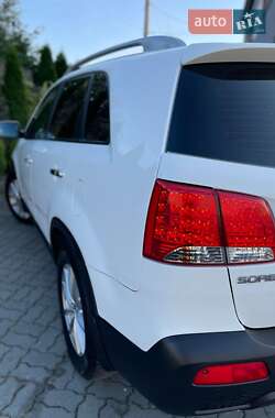 Внедорожник / Кроссовер Kia Sorento 2011 в 
