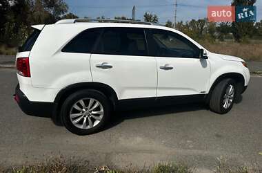 Позашляховик / Кросовер Kia Sorento 2010 в 