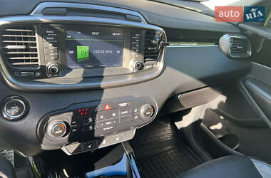Внедорожник / Кроссовер Kia Sorento 2016 в 