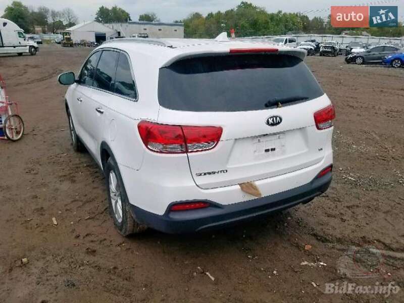 Позашляховик / Кросовер Kia Sorento 2016 в Сколе