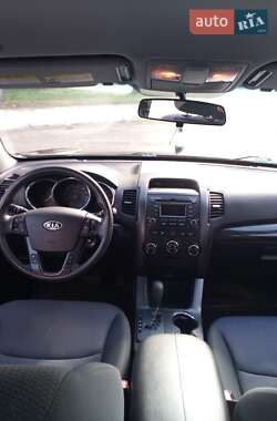 Позашляховик / Кросовер Kia Sorento 2012 в 