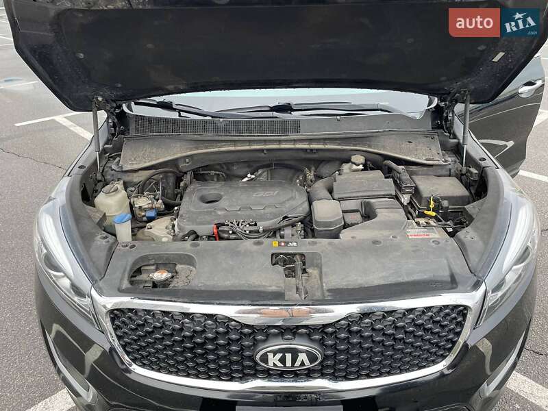 Внедорожник / Кроссовер Kia Sorento 2016 в Киеве