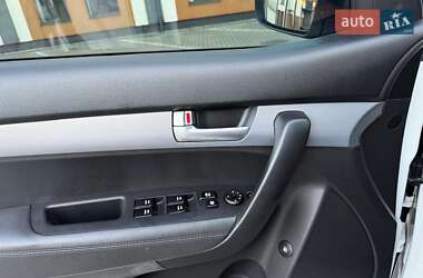 Внедорожник / Кроссовер Kia Sorento 2012 в 