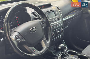Внедорожник / Кроссовер Kia Sorento 2013 в 